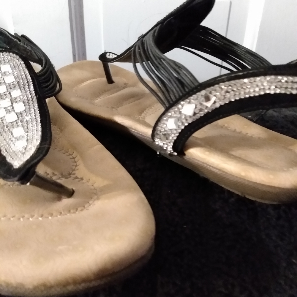 Sandals - Picture 7 of 7